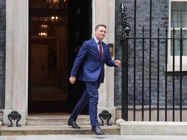 Wes Streeting walking out of 10 Downing Street