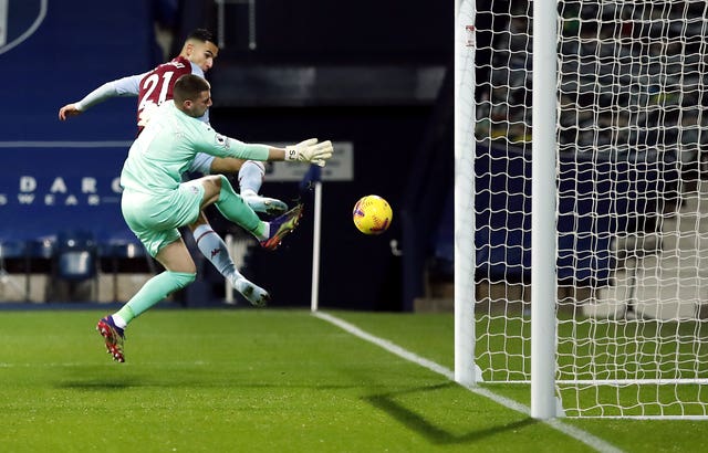 Anwar El Ghazi, top, opens the scoring