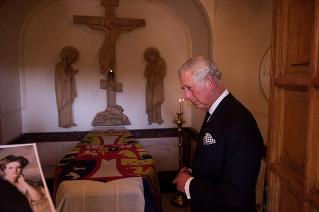 Prince of Wales visiting his grandmother Princess Alice of Greece's final resting place in Jerusalem for the first time in 2016. (@ClarenceHouse)