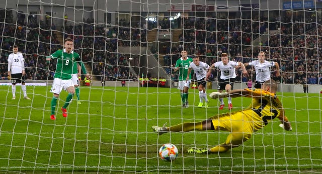 Steven Davis scored Northern Ireland''s second goal from the spot 