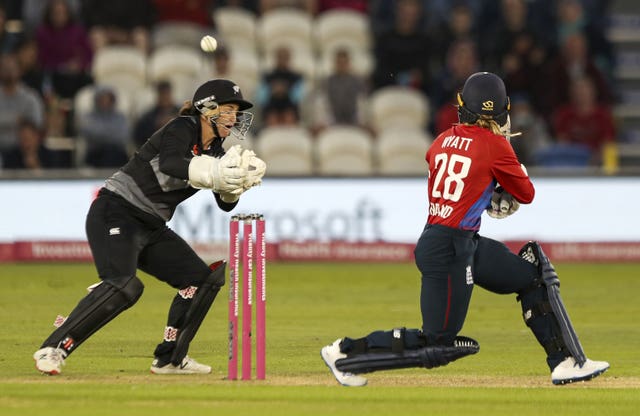 England Women v New Zealand Women β Second IT20 β The 1st Central County Ground
