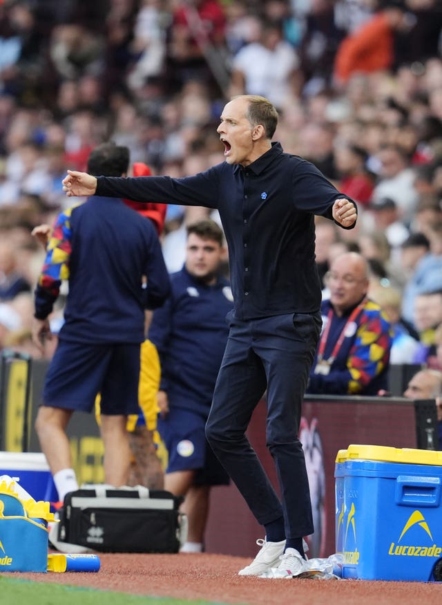 Thomas Tuchel gives instructions from the sidelines