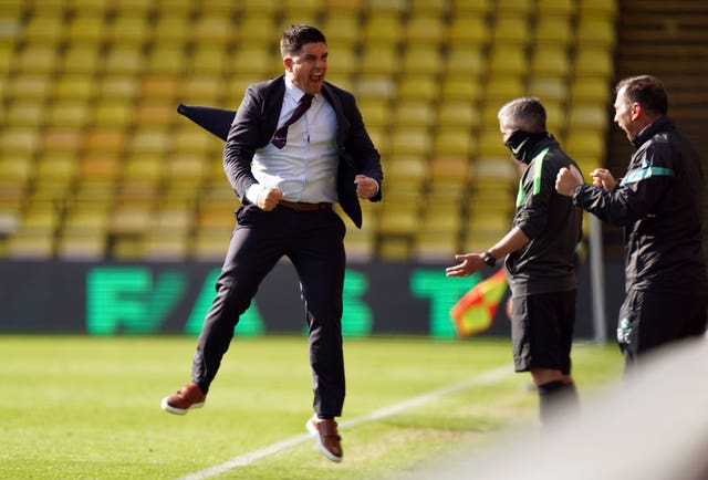 Xisco Munoz celebrates on the touchline