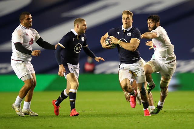 Duhan van der Merwe collects Finn Russell's pass ahead of his debut try