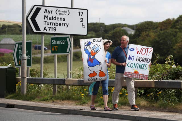 Protesters got support from passing motorists