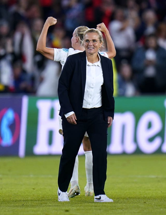 Sarina Wiegman suit