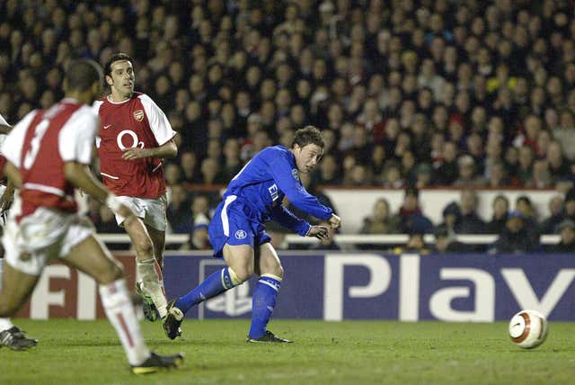 Wayne Bridge scores the winning goal at Highbury 