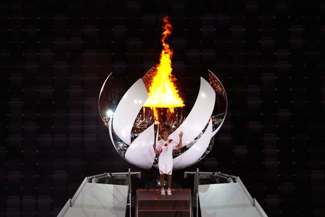 Naomi Osaka lights the Olympic flame