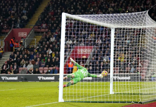 Southampton power past Brentford in front of new owners PLZ Soccer Southampton power past Brentford in front of new owners PLZ Soccer