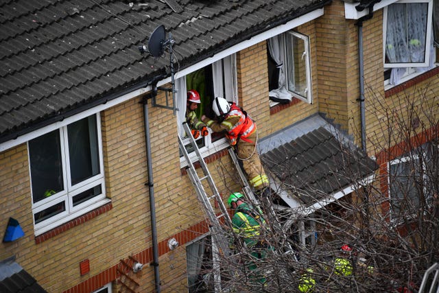 Crane collapse in Bow