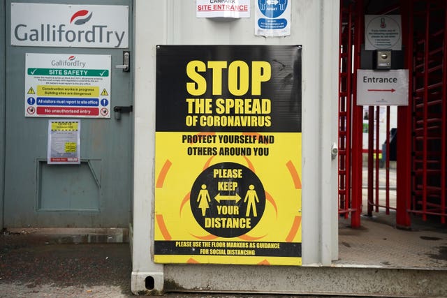 Social distancing reminder sign