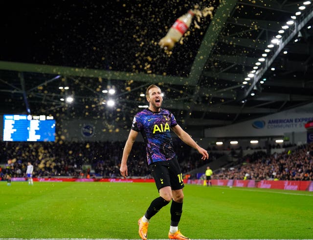 Another milestone for Harry Kane as Tottenham beat Brighton