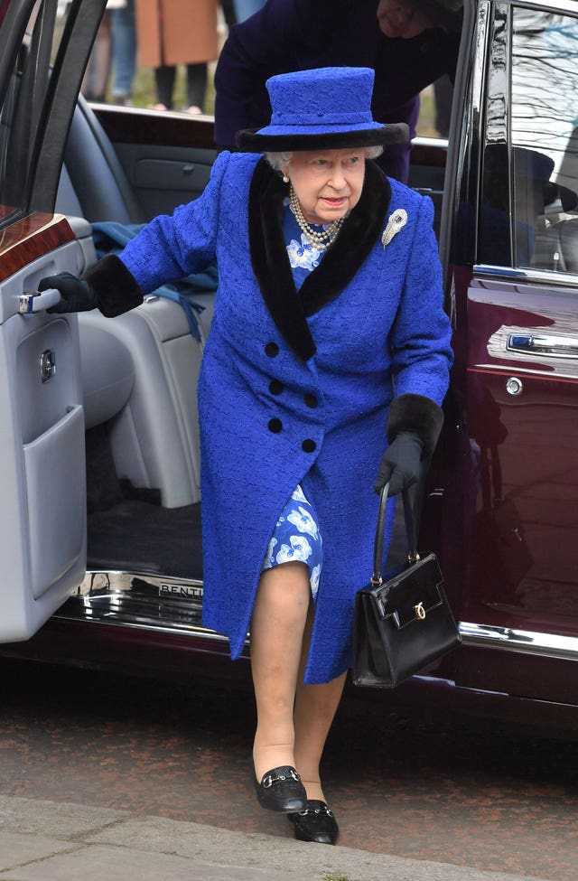 Queen attends Guards’ Chapel