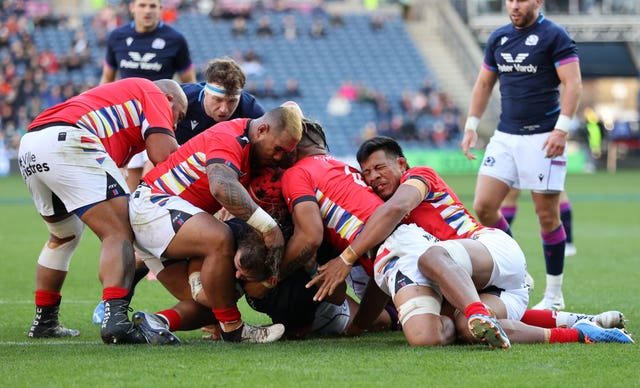 Pierre Schoeman scores a try against Tonga