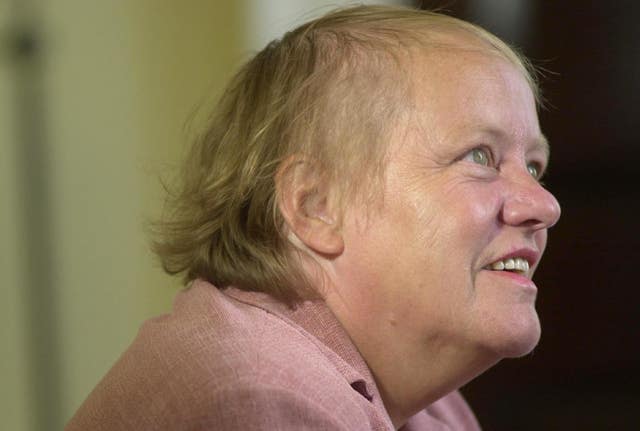 Mowlam resigns Cabinet