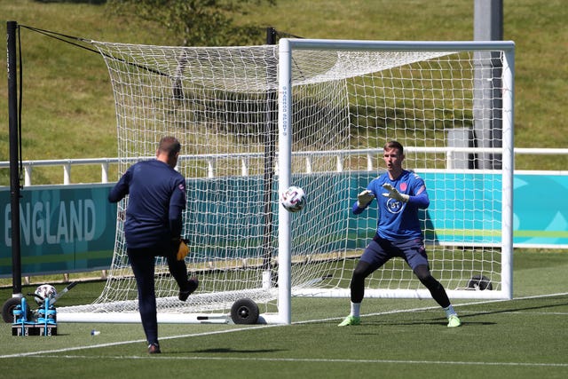 Jose Mourinho believes Dean Henderson (right) should start in goal for England