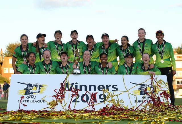 Western Storm won the last Kia Super League with victory in the final over Southern Vipers thanks to an unbeaten 78 from England captain Heather Knight