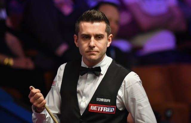 English snooker player Mark Selby is one of just two people Halep follows on Twitter