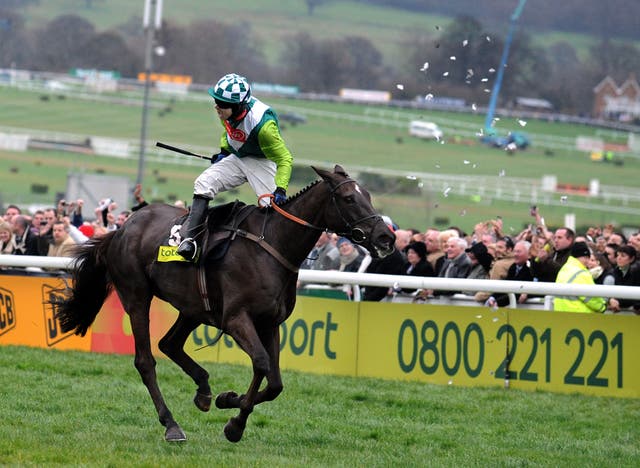 Denman and Sam Thomas cross the line in front in 2008