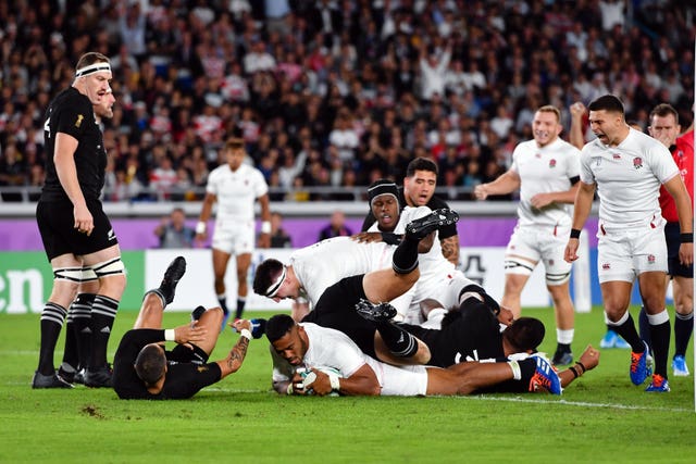 Manu Tuilagi scores for England after just two minutes against New Zealand