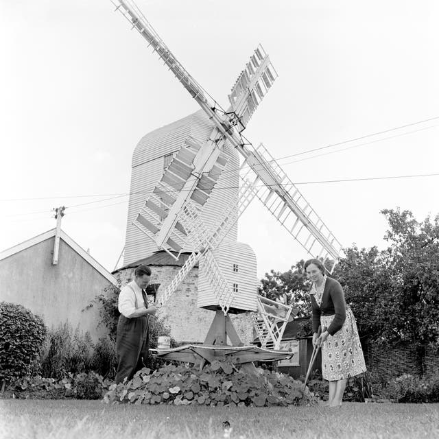 Buildings and Landmarks – Saxtead Green Windmill – Saxtead