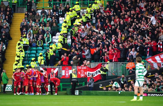 Aberdeen celebrate at Celtic Park