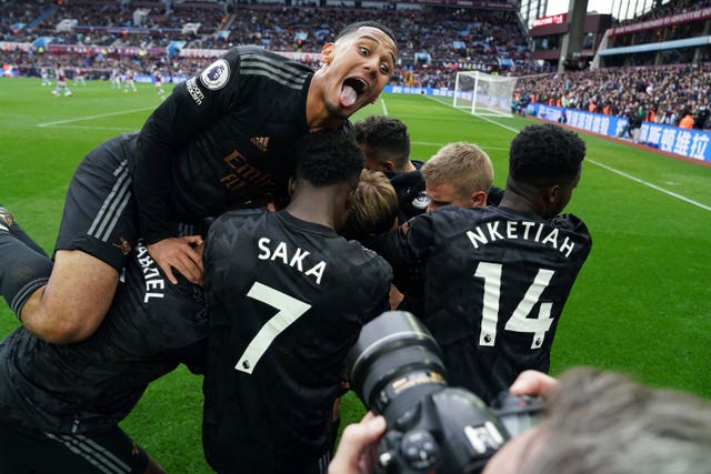 Arsenal celebrate going ahead in stoppage time