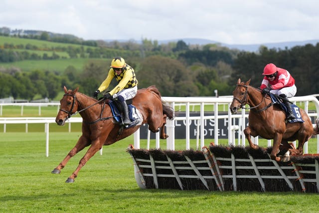 Dancing City leads High Class Hero over the last