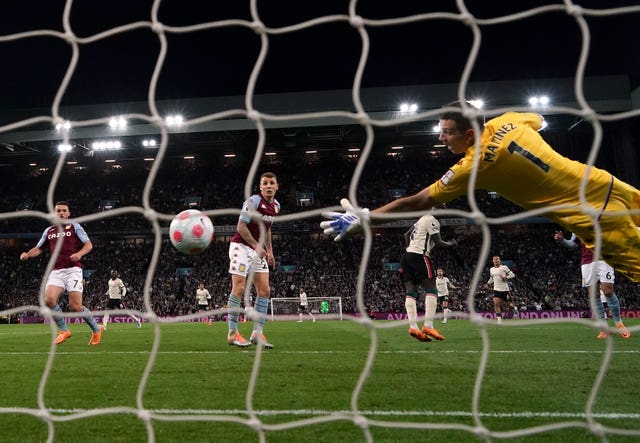 Sadio Mane scores Liverpool's winner at Villa Park