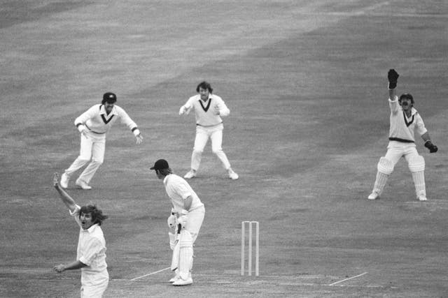 Gary Gilmour (bottom left)