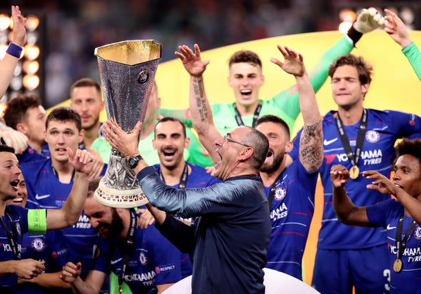 Maurizio Sarri celebrates Chelsea's Europa League victory