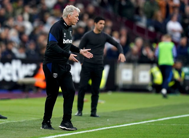 David Moyes reacts during West Ham's loss to Arsenal