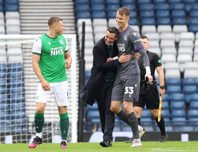 Jack Ross celebrates with his players