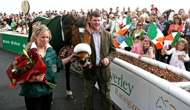 Gordon Elliott with his 2007 National hero Silver Birch