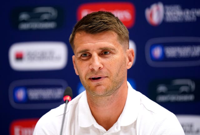 England attack coach Richard Wigglesworth said Curry was being supported by his team-mates