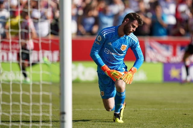 David de Gea shows his dejection during defeat to Brentford