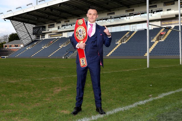 Josh Warrington will face Mauricio Lara in his home town of Leeds