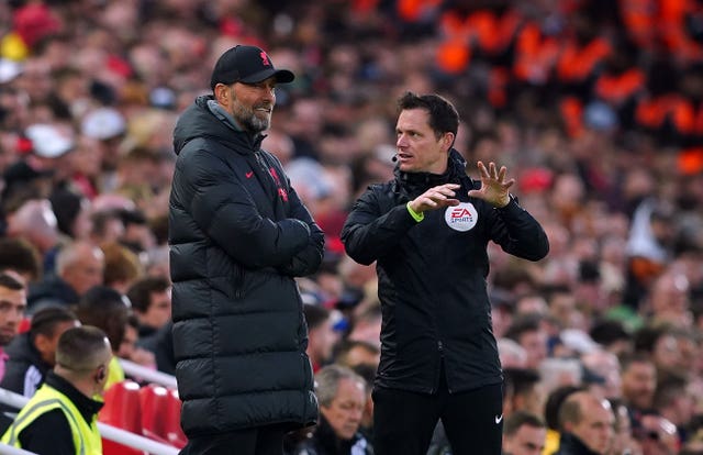 Mohamed Salah nets winner as Liverpool keep slim top-four hopes alive