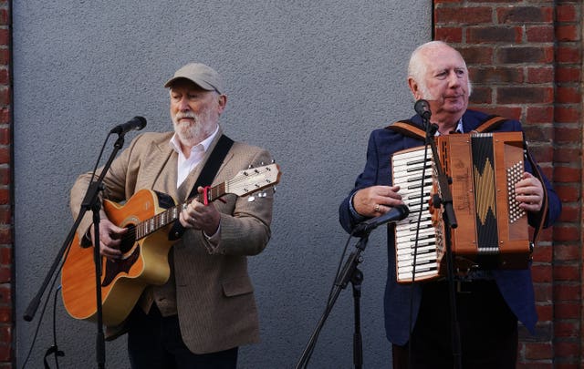Plaque in memory of Sean Foster unveiled in Dublin