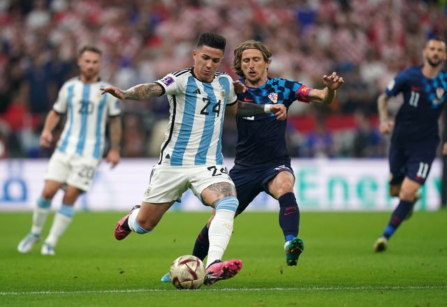Enzo Fernandez, left