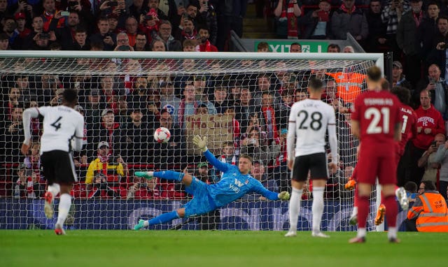 Mohamed Salah nets winner as Liverpool keep slim top-four hopes alive