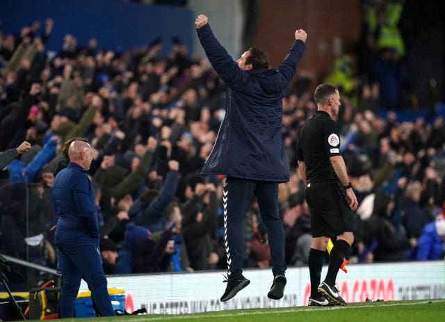 Frank Lampard celebrateS on the touchline