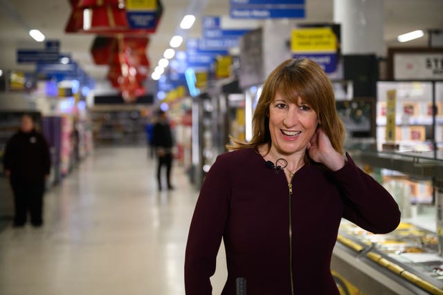 Rachel Reeves in a supermarket