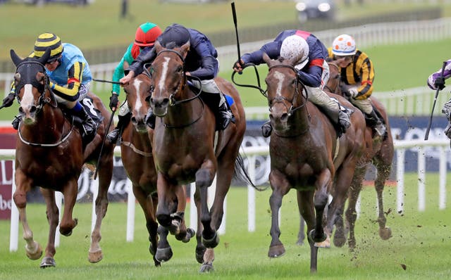 Above the Curve wins the Moyglare ”Jewels” Blandford Stakes at the Curragh