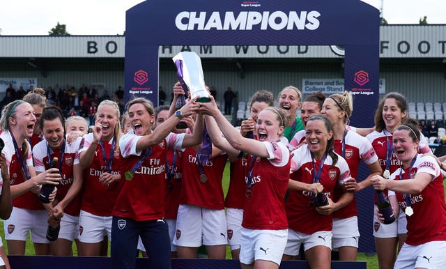 Arsenal lift the Women's Super League trophy