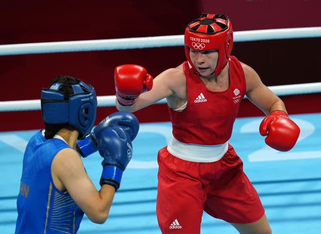 Lauren Price boxes against China's Li Qian