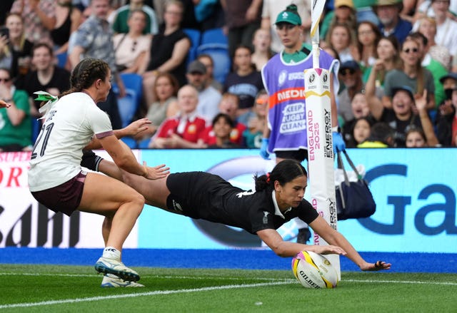 Braxton Sorensen-McGee scoring a try