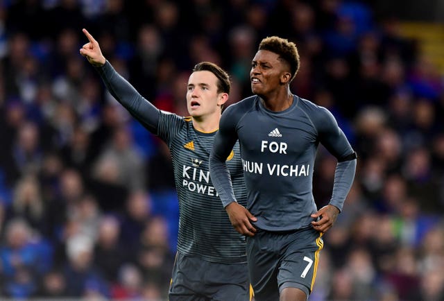 Demarai Gray celebrated his goal with a tribute to Vichai Srivaddhanaprabha 