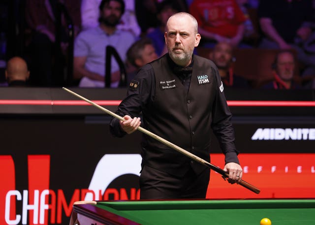 Mark Williams made too many mistakes in a tense first session against Judd Trump