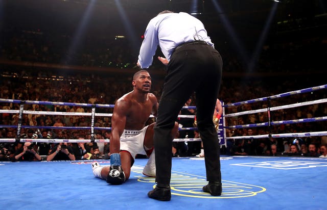 Joshua takes a count from referee Mike Griffin